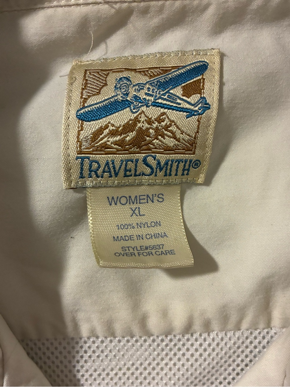 Vintage TravelSmith Women’s XL Cream Short Sleeve Utility Shirt - Picture 3 of 3